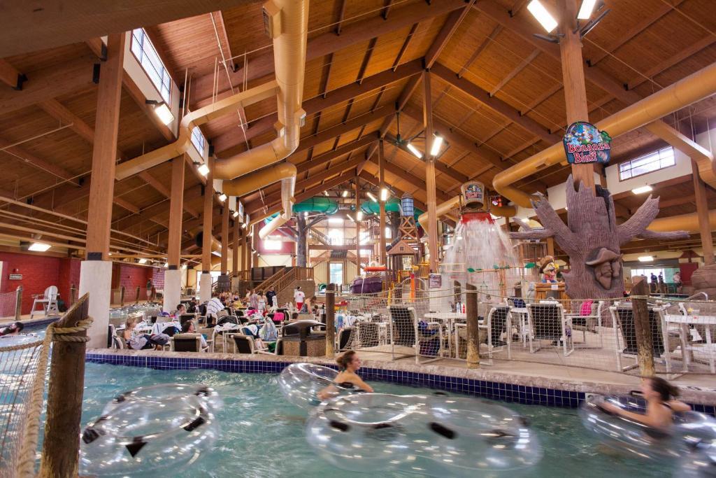 Club Wyndham Glacier Canyon Wisconsin Dells Exterior photo