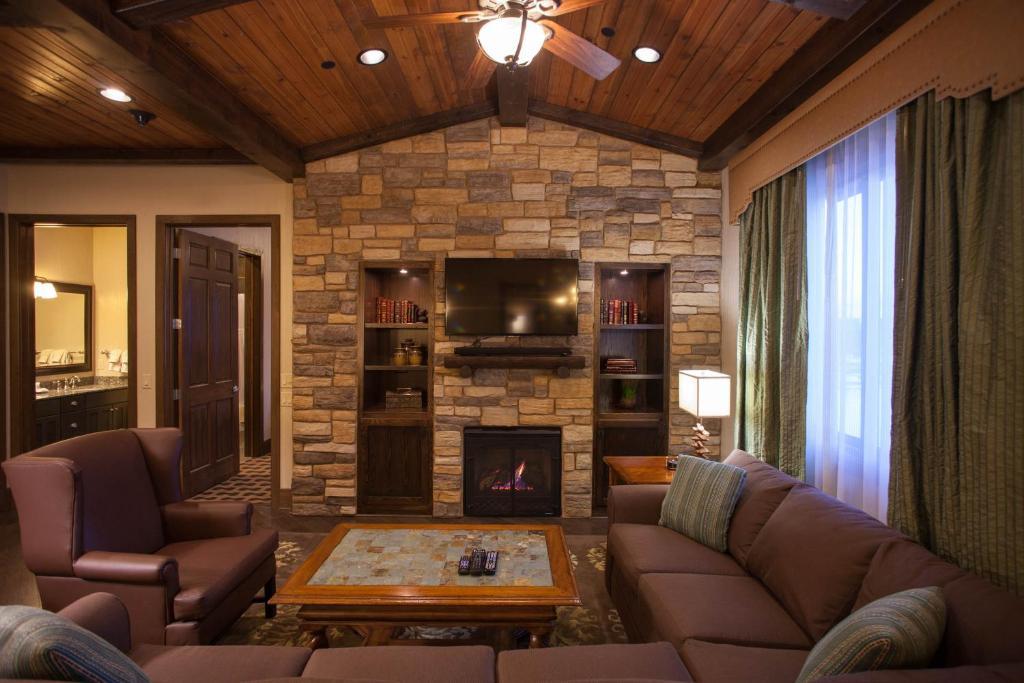 Club Wyndham Glacier Canyon Wisconsin Dells Exterior photo