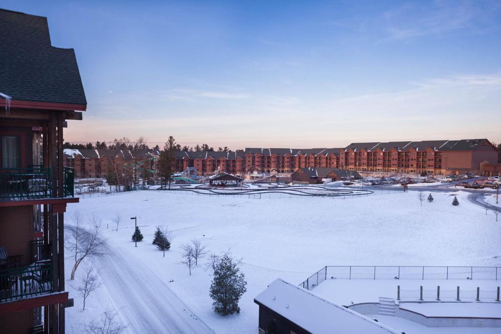 Club Wyndham Glacier Canyon Wisconsin Dells Exterior photo