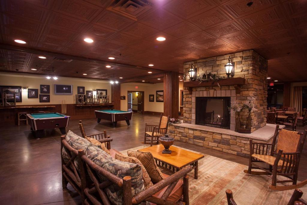 Club Wyndham Glacier Canyon Wisconsin Dells Exterior photo